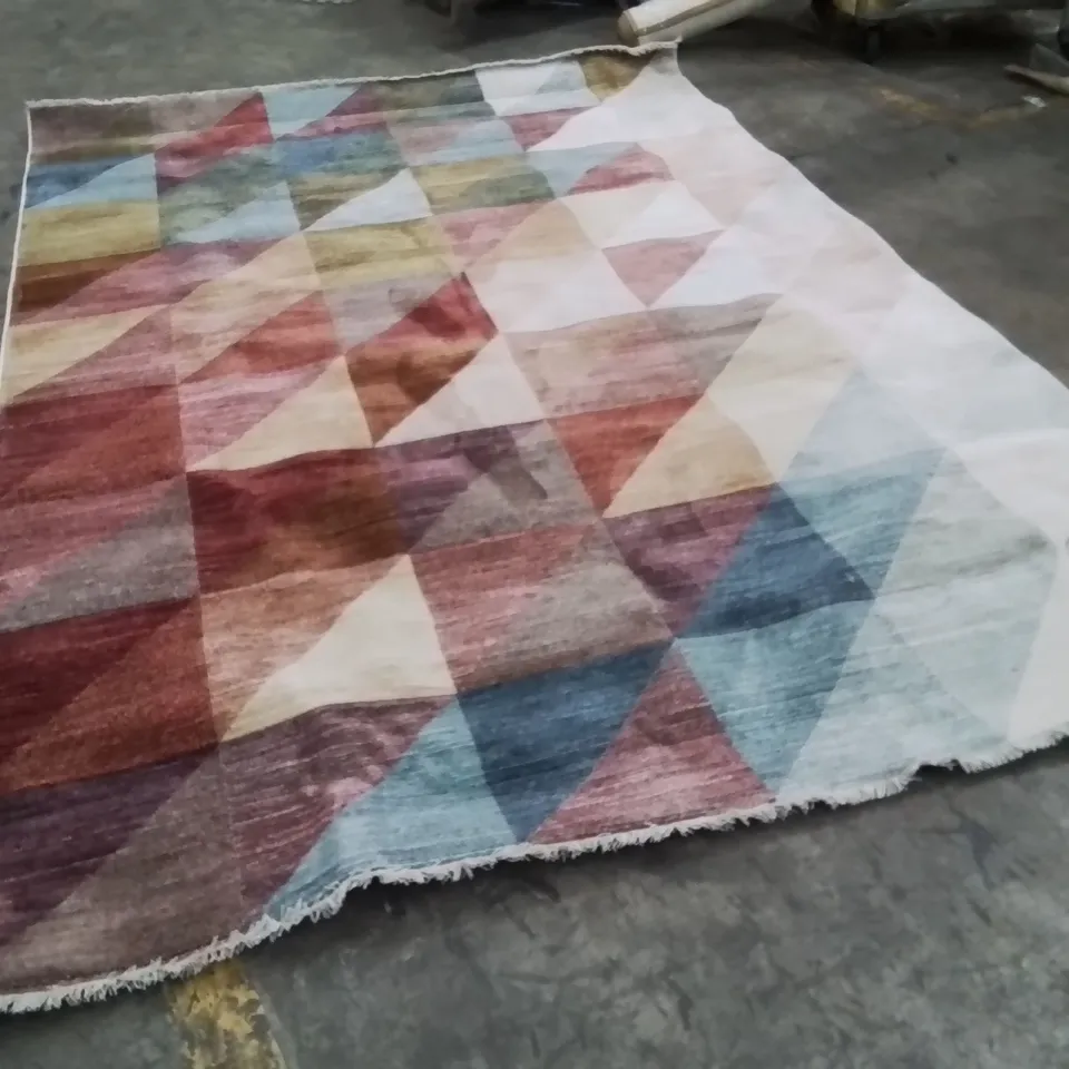 QUALITY DESIGNER AREA RUG - APPROXIMATELY 310X200CM
