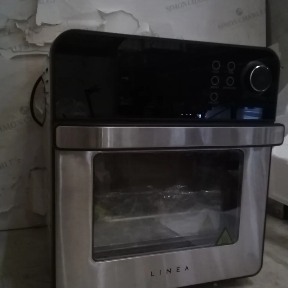 BOXED LINEA 14.5L AIR FRYER OVEN WITH ACCESSORIES