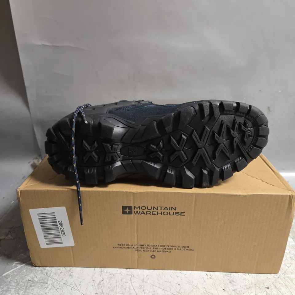 BOXED MOUNTAIN WAREHOUSE LOW PROFILE WALKING SHOE SIZE 7
