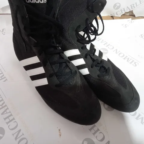 PAIR OF ADIDAS BOXING SHOES SIZE 8 (BLACK)