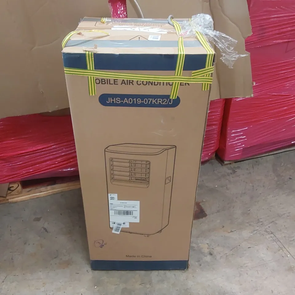 PALLET OF ASSORTED ITEMS TO INCLUDE: PORTABLE AIR CONDITIONERS, ROWING MACHINE, FOLDABLE EXERCISE BIKE ECT
