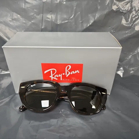 BOXED RAYBAN DOREEN SQUARE SUNGLASSES