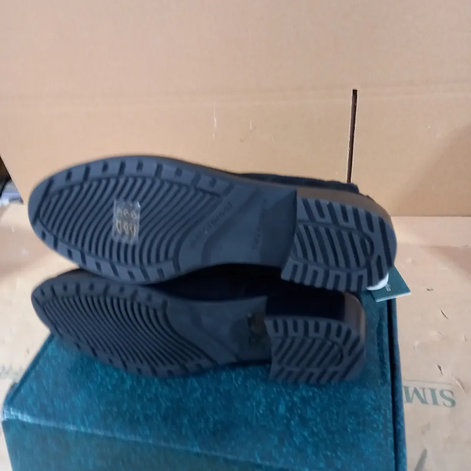 EMU AUSTRALIA ELLIN SUEDE ANKLE BOOT SIZE 7