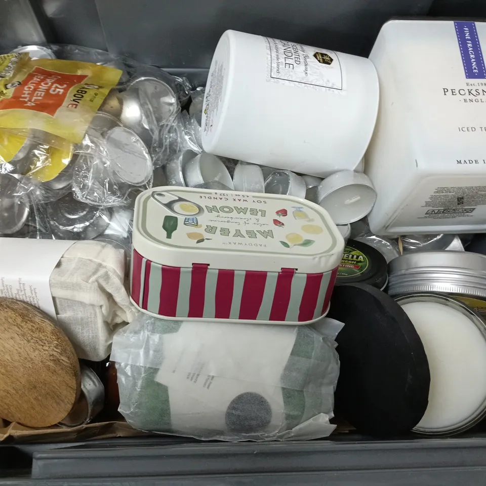 APPROXIMATELY 15 ASSORTED HOUSEHOLD ITEMS TO INCLUDE SCENTED CANDLES, TEALIGHTS, SOAP, ETC - COLLECTION ONLY