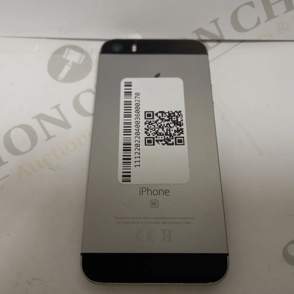 APPLE IPHONE SE (1ST GENERATION) - SILVER 