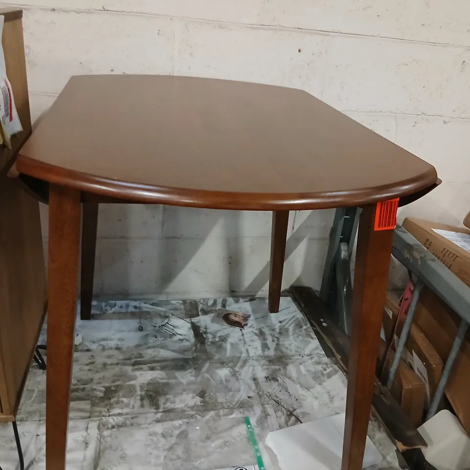 MAHOGANY EFFECT DINING TABLE