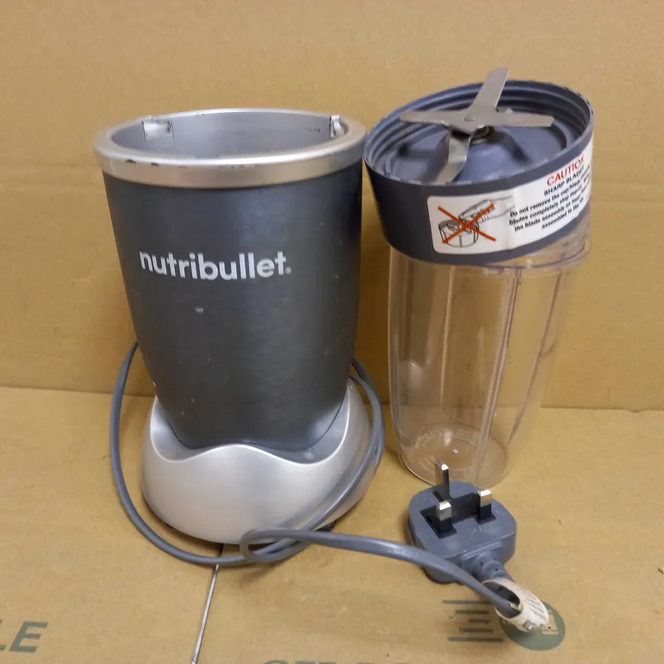 NUTRIBULLET 600 SERIES - NUTRIENT EXTRACTOR HIGH SPEED BLENDER - 600 W - GRAPHITE