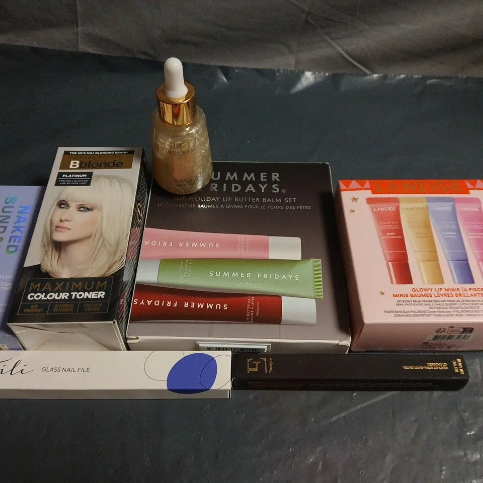 APPROXIMATELY 15 ASSORTED HEALTH & BEAUTY PRODUCTS TO INCLUDE COLOUR TONER, NAIL FILE AND LANEIGE 