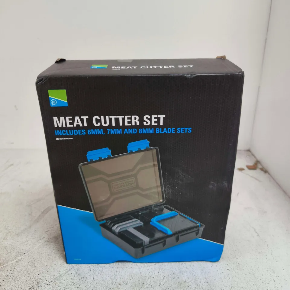 MEAT CUTTER SET – BOXED