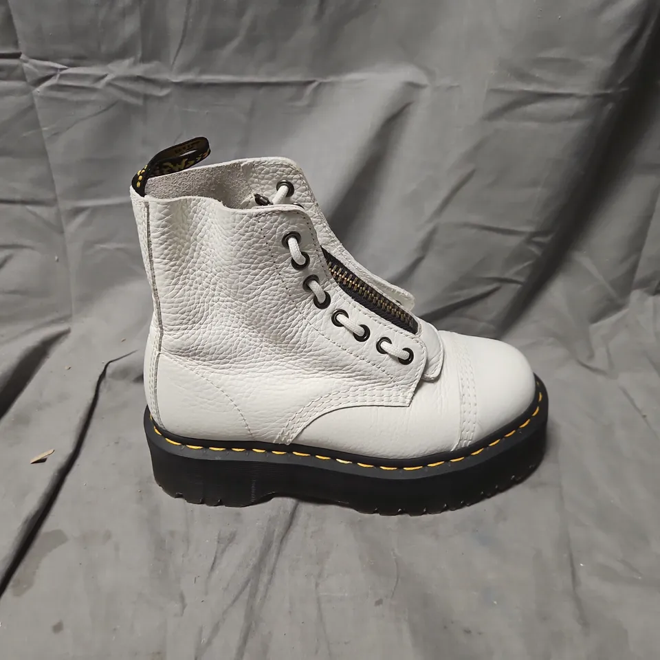 DR. MARTENS WHITE LEATHER BOOTS WITH ZIP & LACE – WOMEN'S UK4 (EU37, US6) AIRWAIR