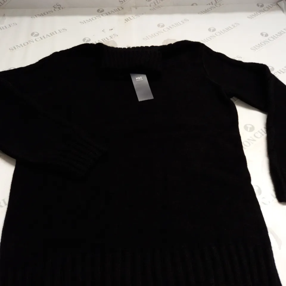 M&S ROLL NECK BLACK JUMPER - M