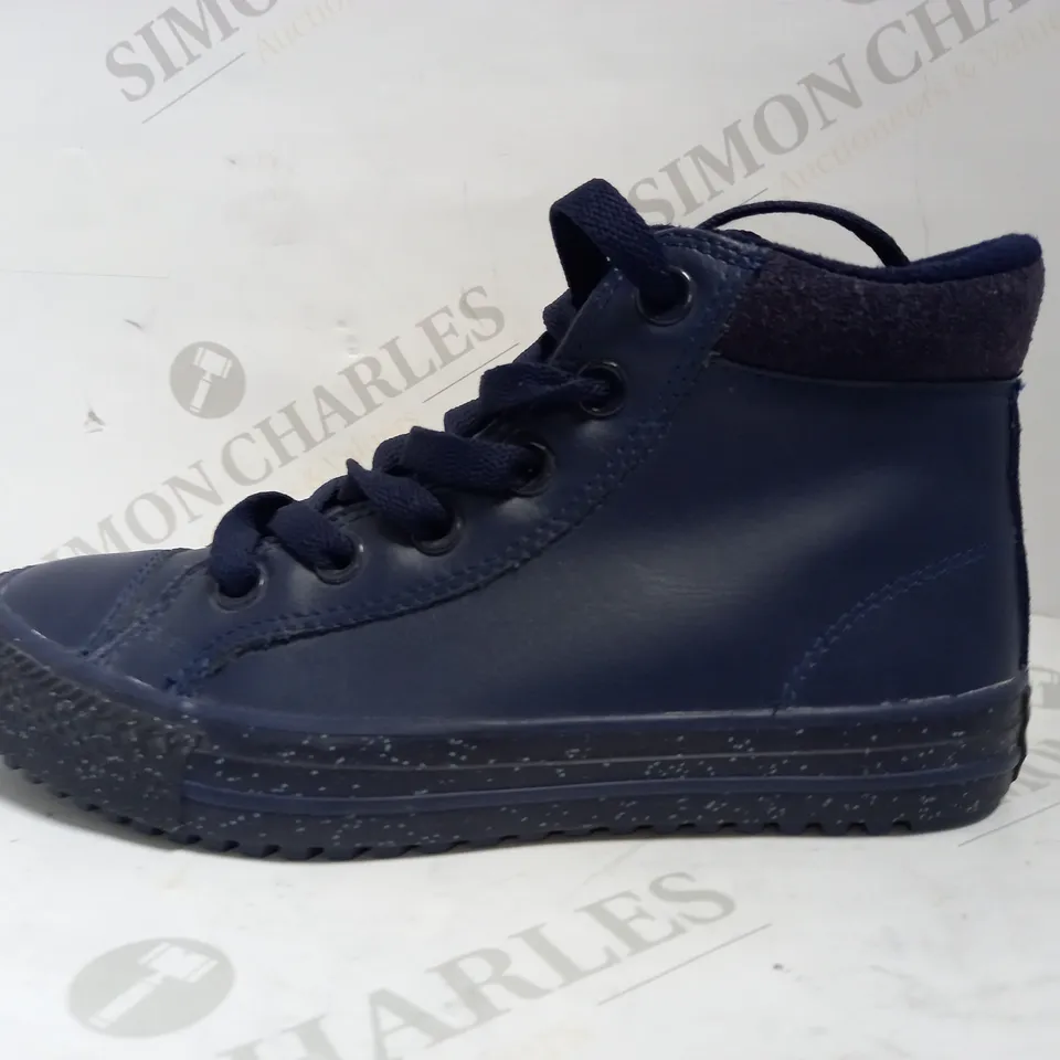 CONVERSE NAVY BLUE TRAINERS UK SIZE 2