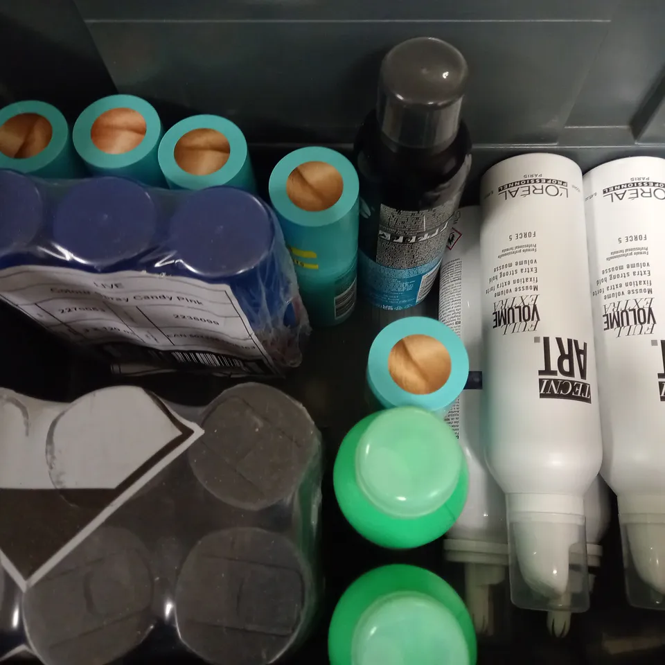 BOX OF APPROX 15 ASSORTED AEROSOLS INCLUDING YARDLEY BODY FRAGRANCES, MITCHUM CLEAR FRESH AND LOREAL COVER ROOTS - COLLECTION ONLY