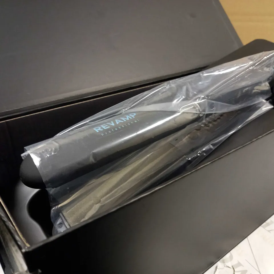 BOXED REVAMP PROGLOSS STEAMCARE CERAMIC STRAIGHTENER 