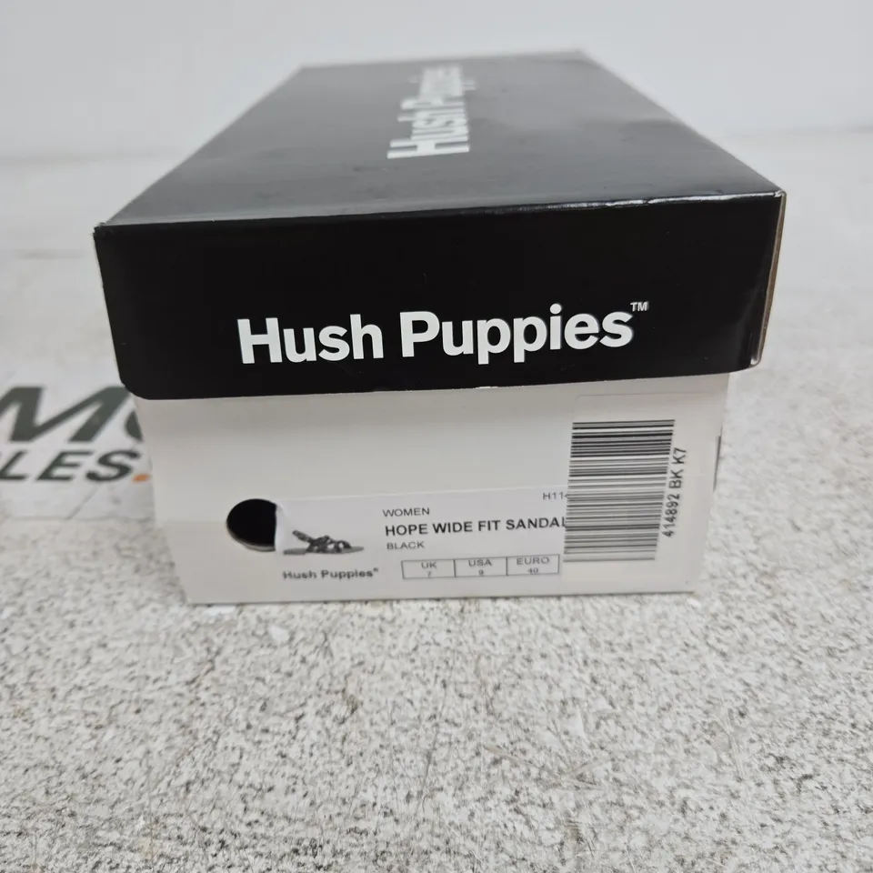 HUSH PUPPIES WOMEN'S HOPE WIDE FIT SANDALS – BLACK, UK 7 (EU 40)