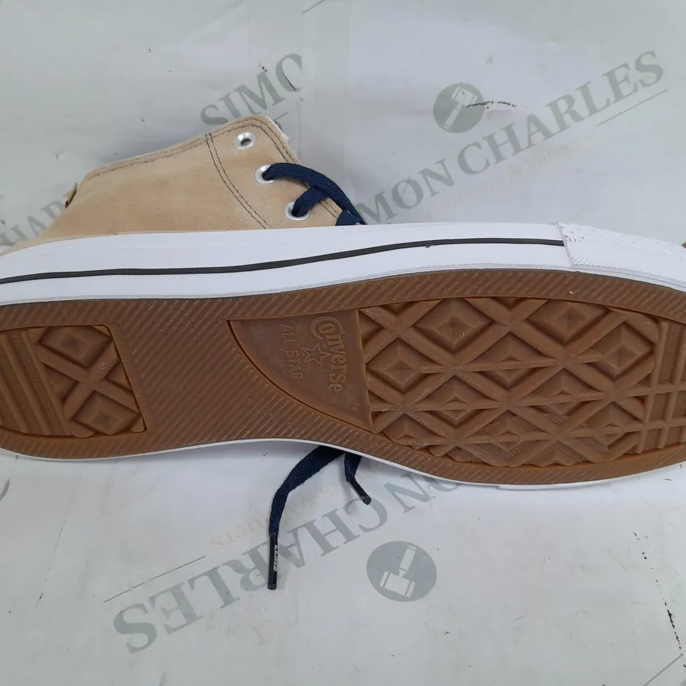 BOXED PAIR OF CONVERSE ALL STAR CHUCK TAYLOR PRO SHOES IN BEIGE AND NAVY - MENS UK 12