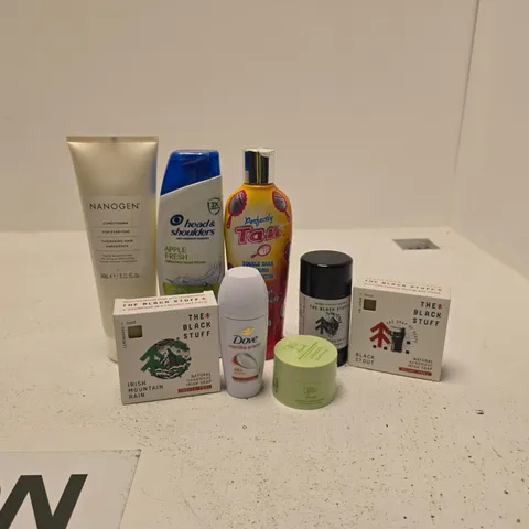 TOTE OF APPROXIMATELY 20 ASSORTED COSMETIC ITEMS TO INCLUDE THE BLACK STUFF SOAP, HEAD AND SHOUDERS, NANOGEN CONDITIONER, BEAUTY CROP CLEANSING BALM ETC