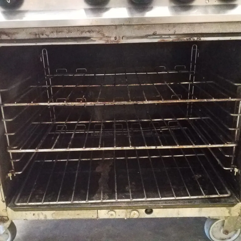 MOORWOOD VULCAN 6 BURNER GAS RANGE