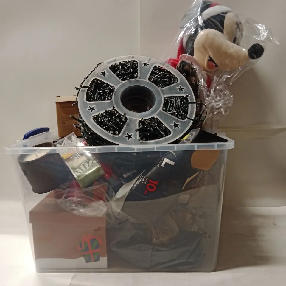 BOX OF ASSORTED CHRISTMAS DECORATIONS AND ITEMS TO INCLUDE STRING LIGHTS,CANDLE,ETC