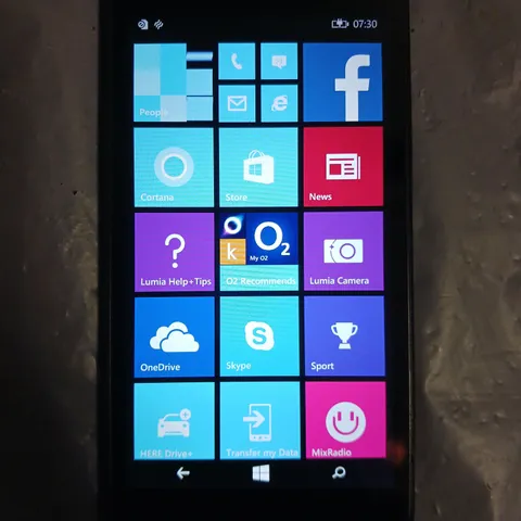 MICROSOFT LUMIA 640 02 BLACK