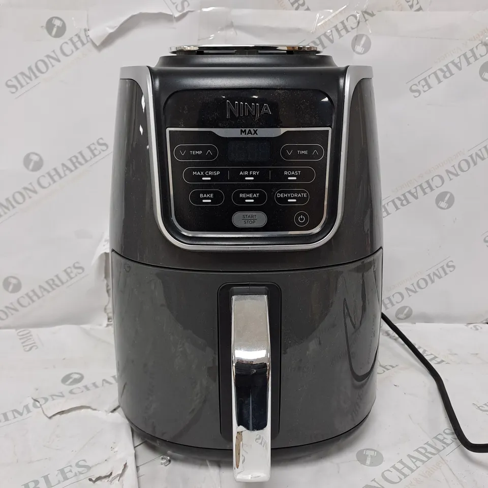 BOXED NINJA AIR FRYER MAX 5.2L AF160UK