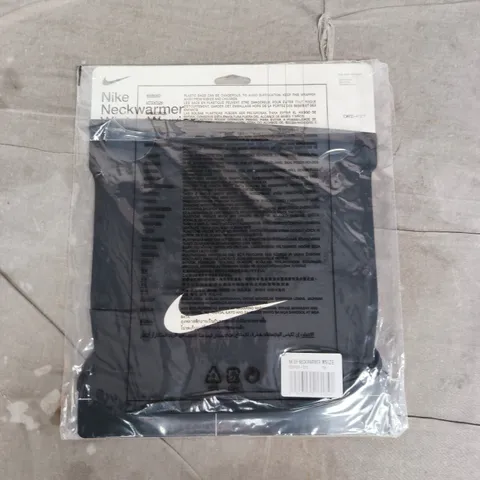 BAGGED NIKE NECKWARMER IN BLACK