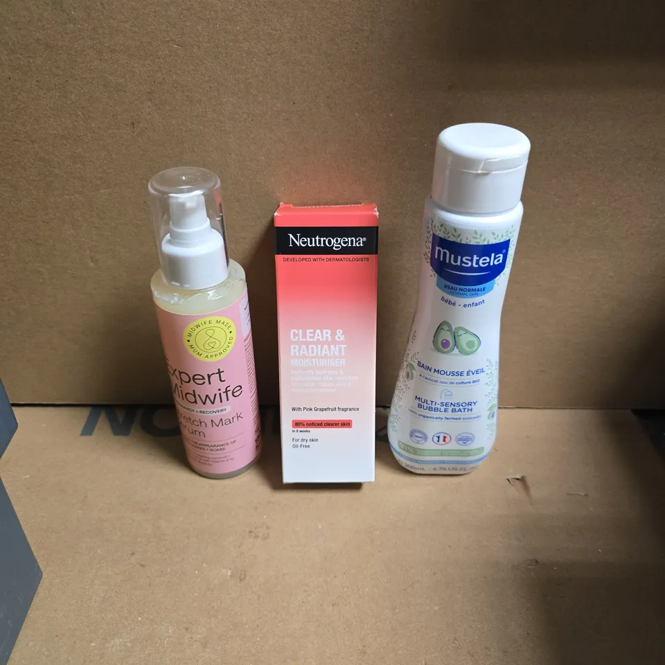 APPROXIMATELY 15 ASSORTED HEALTH & BEAUTY PRODUCTS TO INCLUDE NEUTROGENA MOISTURISER, STRETCH MARK SERUM, SENSORY BUBBLE BATH ETC - COLLECTION ONLY