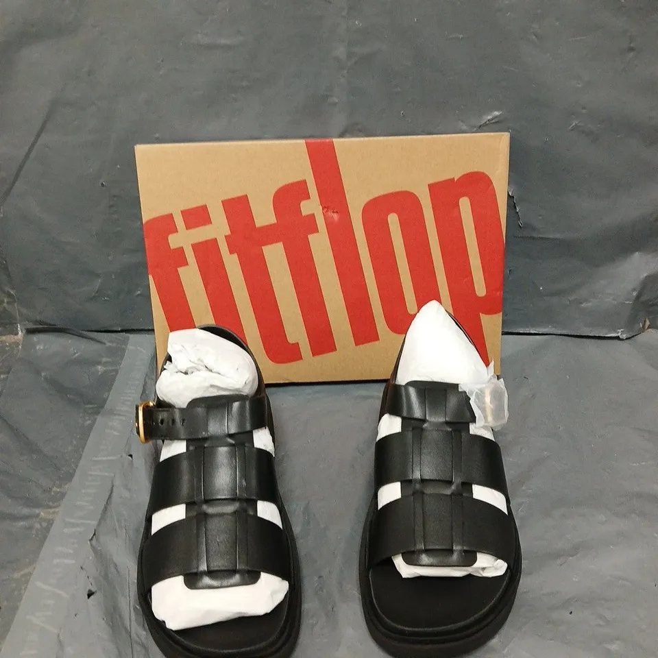 BOXED PAIR OF FITFLOP GEN-FF LEATHER FISHERMAN SANDALS IN BLACK UK 5