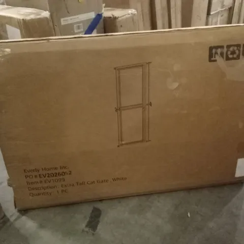 BOXED EXTRA TALL CAT GATE - WHITE