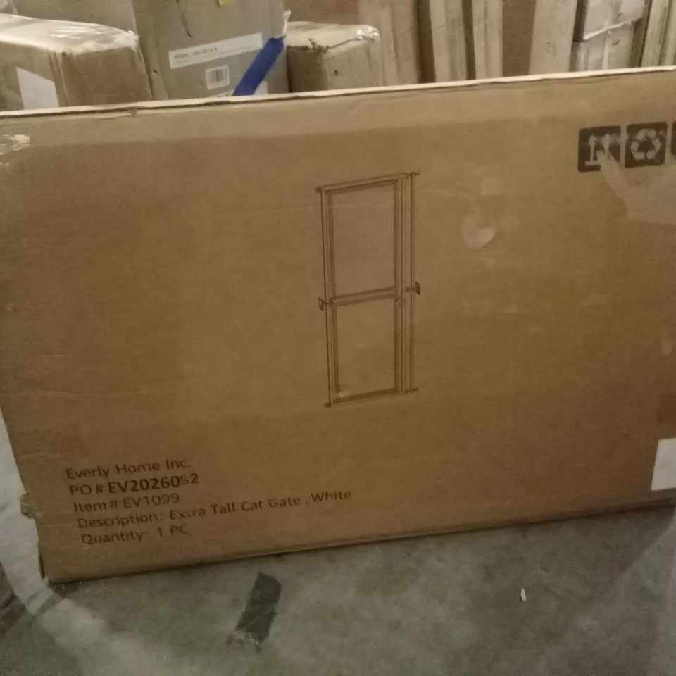 BOXED EXTRA TALL CAT GATE - WHITE