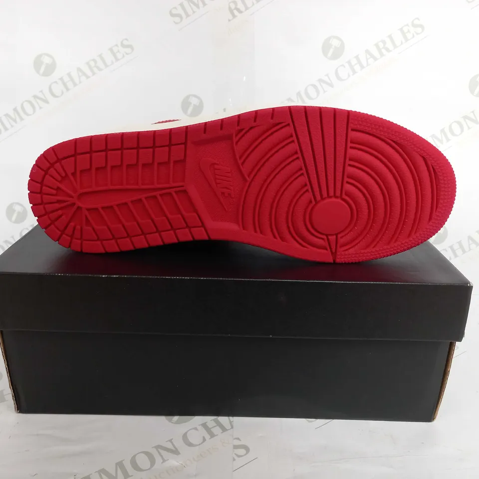 NIKE AIR JORDAN 1 LOW SE - UK 9