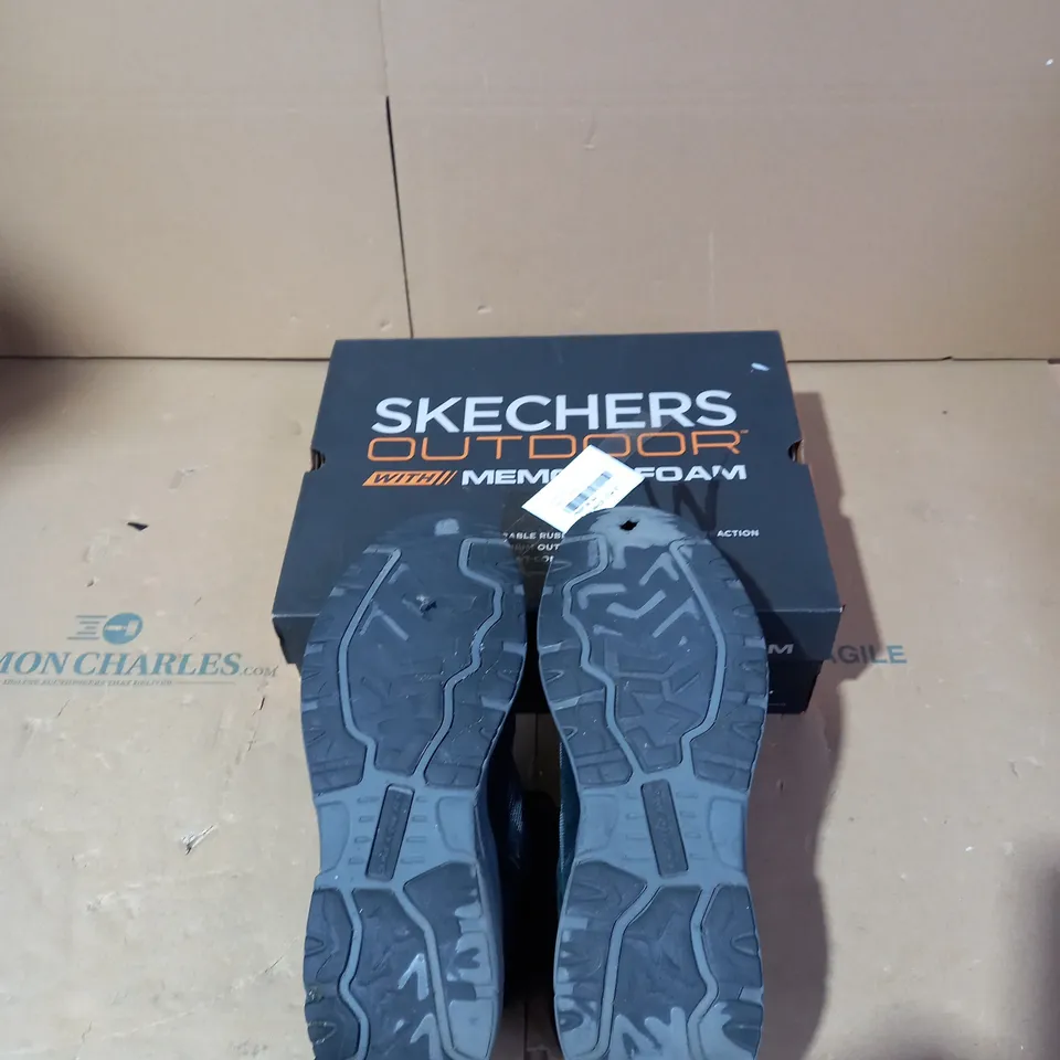 SKECHERS MEN'S OAK CANYON MID TOP LACE BOOT SIZE 10