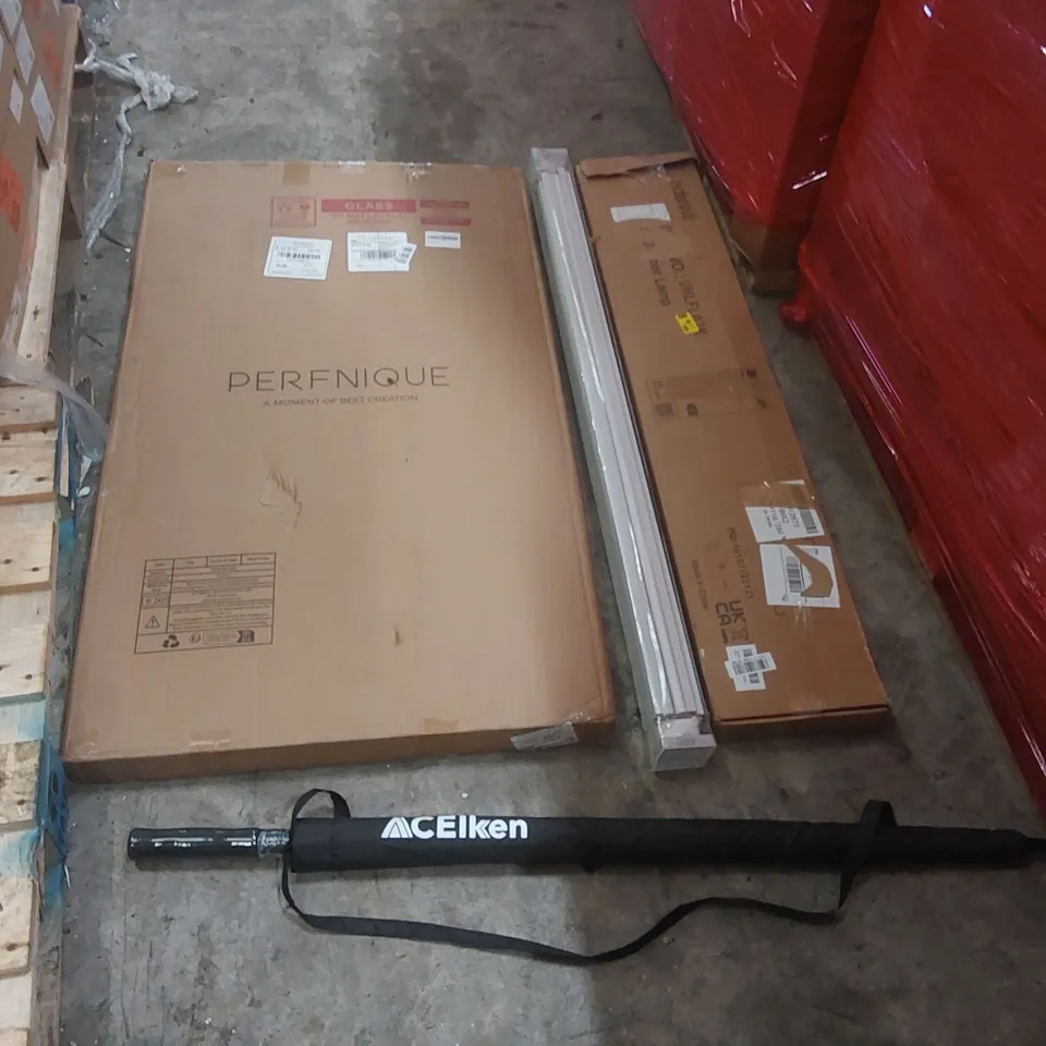 PALLET CONTAINING ASSORTED ITEMS TO INCLUDE: PERFNIQUE MIRROR, LED FLOOR LAMP, BLINDS, UMBRELLA ECT