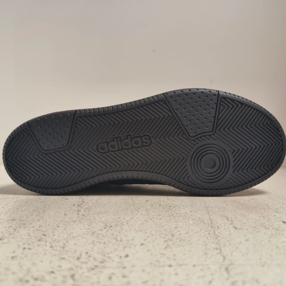 BOXED PAIR OF ADIDAS HOOPS CLASSIC TRAINERS IN BLACK SIZE UK 8