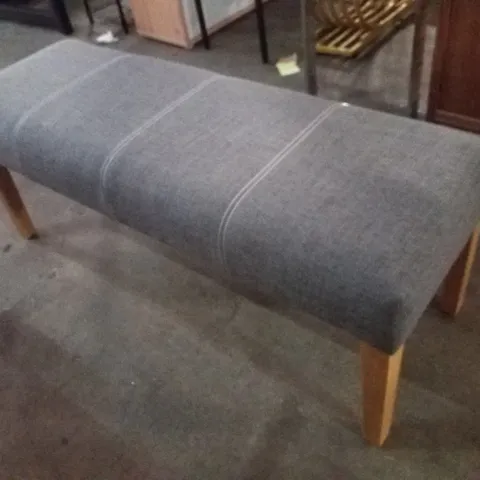 ADAMES KINGSPOINT PAINTED UPHOLSTERED BENCH - GREY