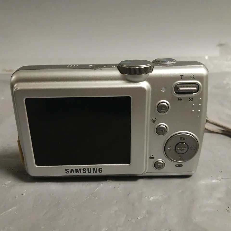SAMSUNG D85 DIGITAL CAMERA