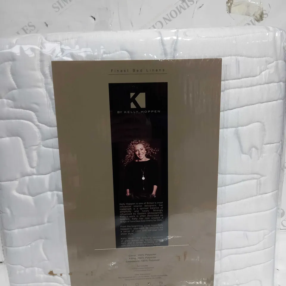 BOXED K BY KELLY HOPPEN ABSTRACT GEO BEDSPREAD AND SHAMS
