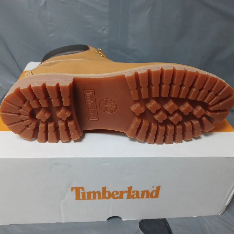 BOXED PAIR OF TIMBERLAND PREMIUM WATERPROOF BOOTS - UK SIZE 8.5