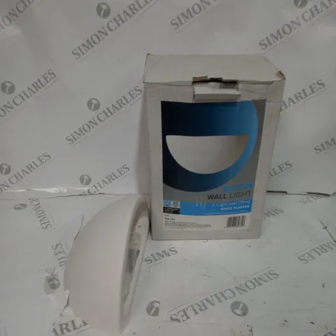 FOCUS WALL LIGHT - 1 LIGHT WALL FITTING WHITE PLASTER