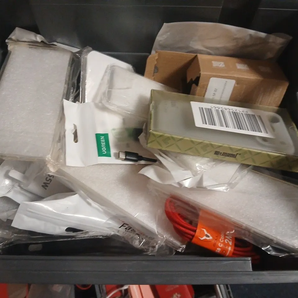 LOT OF ASSORTED MOBILE PHONE ACCESSORIES TO INCLUDE CHARGERS, TRAVEL CHARGERS AND CASES