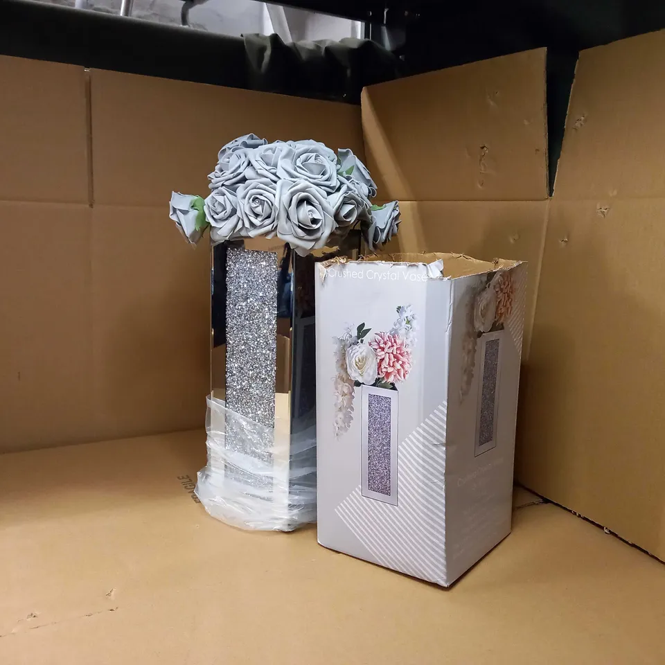 CRUSHED CRYSTAL VASE/GREY FLORAL/GEM DETAILED FAUX FLOWER ARRANGEMENT/VASE