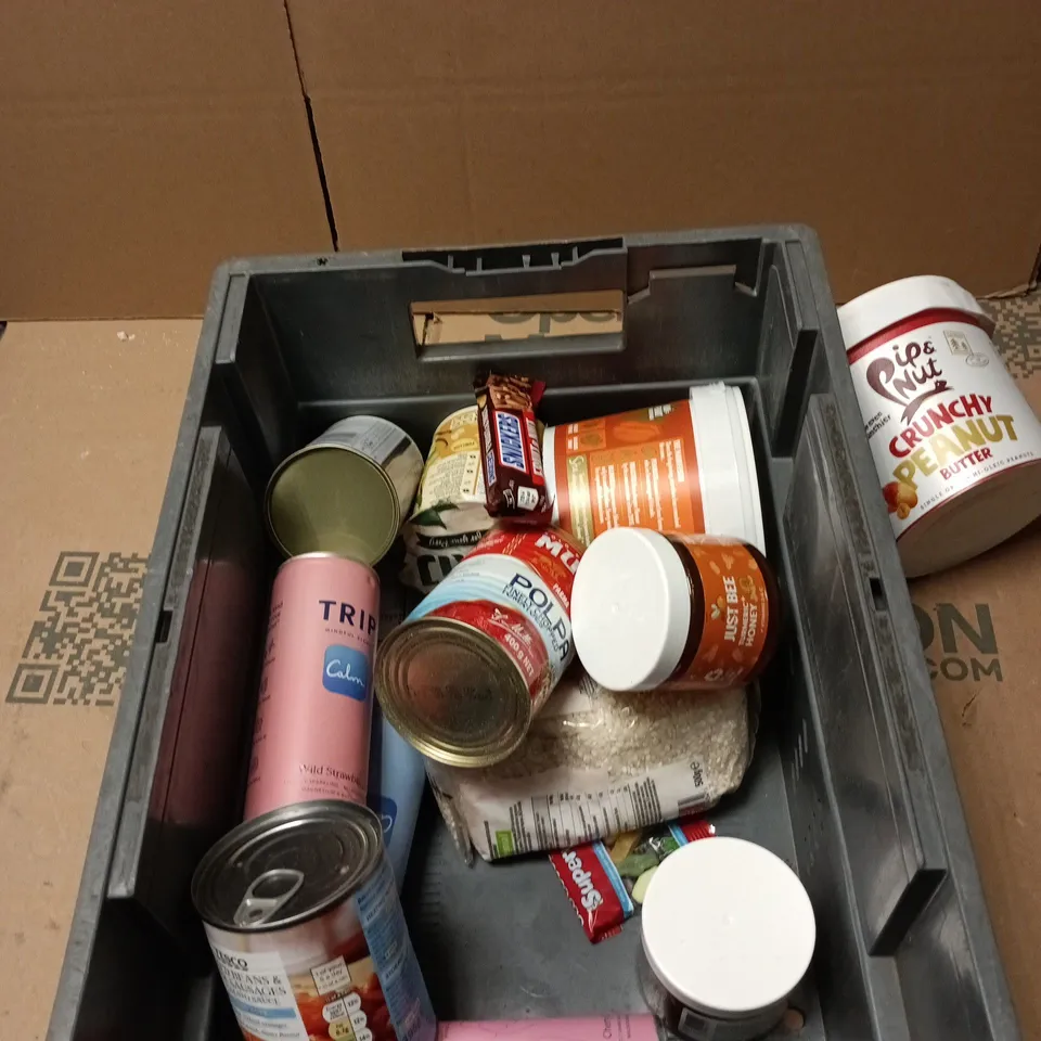 TOTE OF APPROXIMATELY 12 ASSORTED FOOD AND DRINK TO INCLUDE: PIP AND NUT PEANUT BUTTER