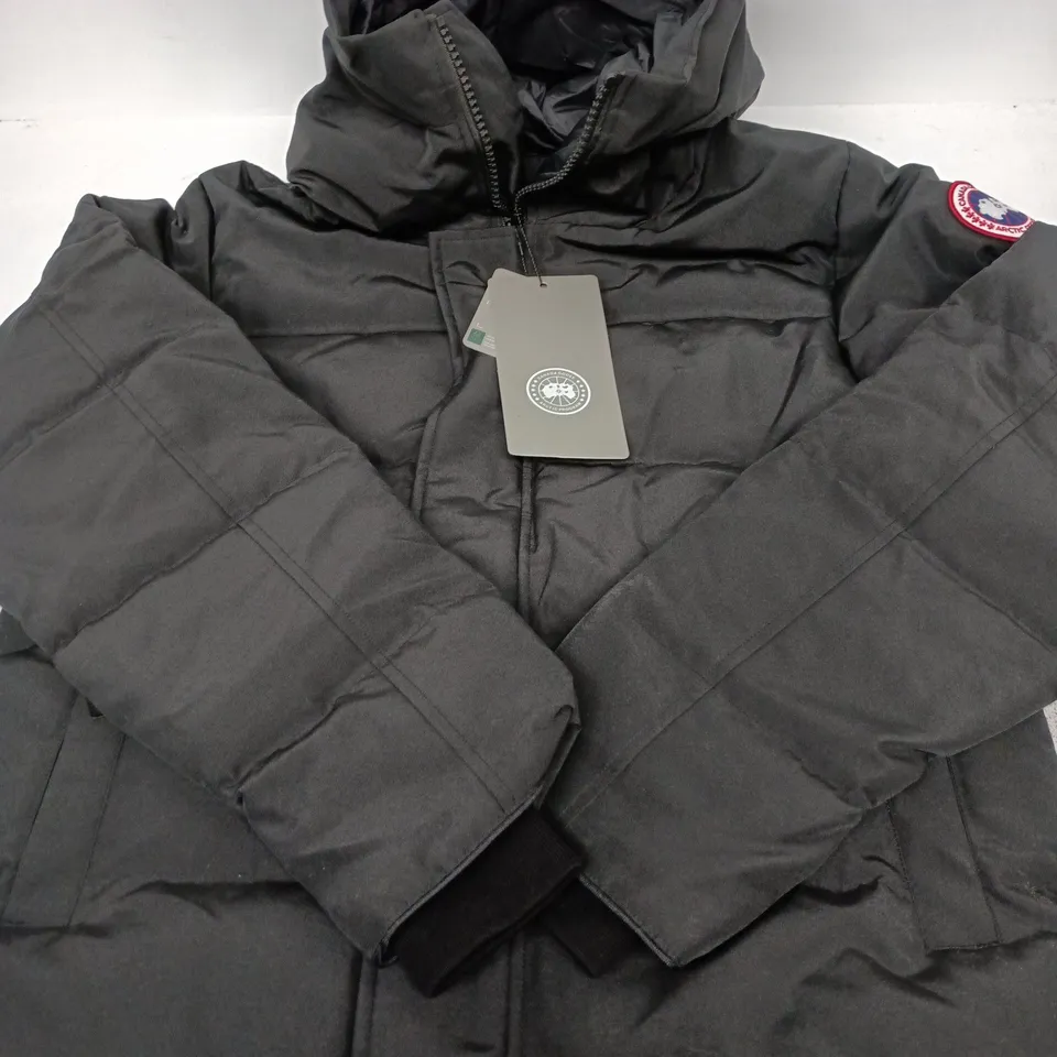 CANADA GOOSE MACMILLAN PARKA – SIZE M