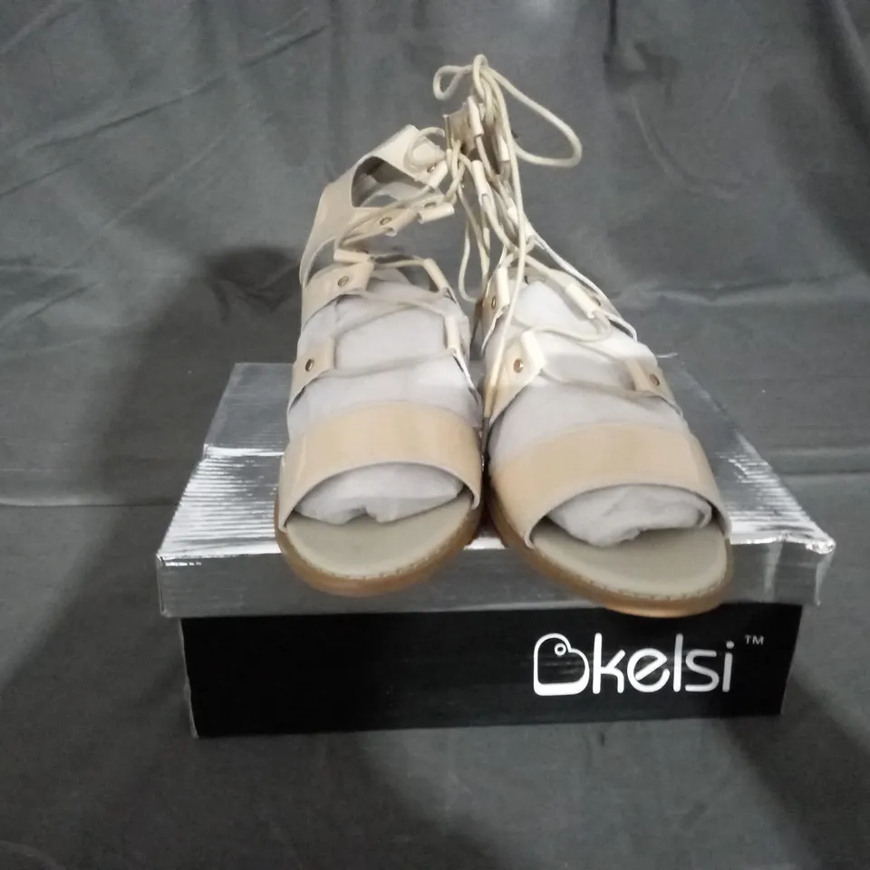APPROXIMATELY 10 BOXED PAIRS OF KELSI BLOCK HEELED SANDALS IN BEIGE VARIOUS SIZES TO INCLUDE SIZE 7 