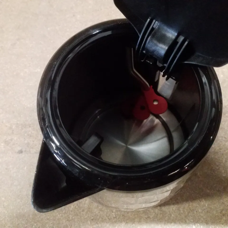 BOXED RUSSELL HOBBS HONEYCOMB KETTLE - BLACK