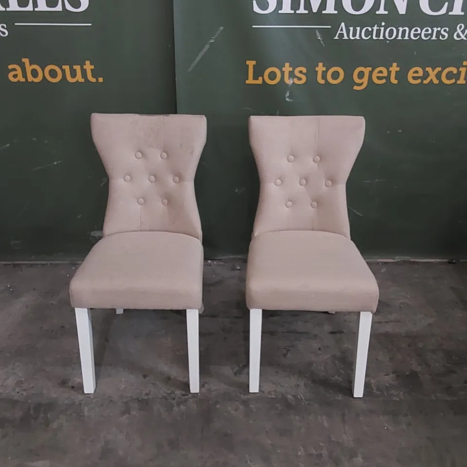 SET OF 2 BEWLEY OATMEAL FABRIC BUTTON BACK DINING CHAIRS WITH WHITE LEGS