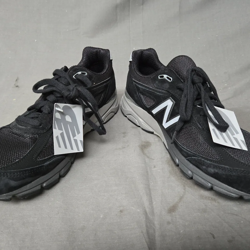 BOXED PAIR OF NEW BALANCE 990 SHOES IN BLACK UK SIZE 9.5