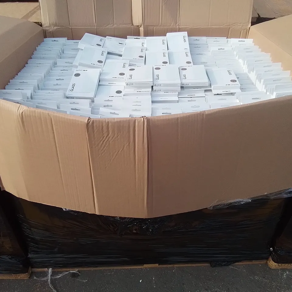 PALLET OF APPROXIMATELY 1200 BRAND NEW TECH 21 EVOLUTION GLASS CASES FOR IPHONE X