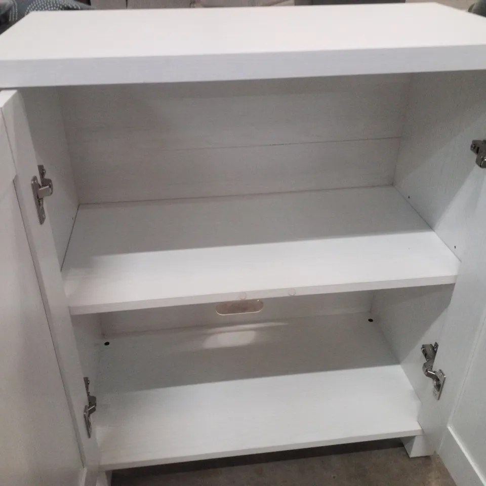 ORIDATOWN 2 - DOOR RECTANGLE ACCENT CABINET - WHITE