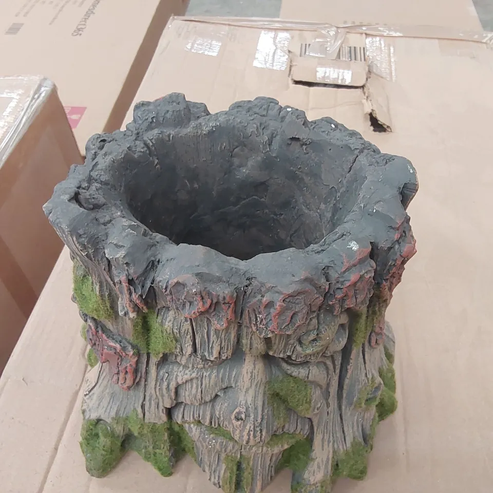 BOXED HOMESDIRECT365 TREE STUMP PLANTER
